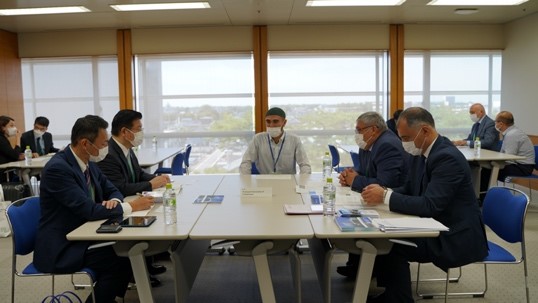 日本ウズベキスタン学長会談での通訳