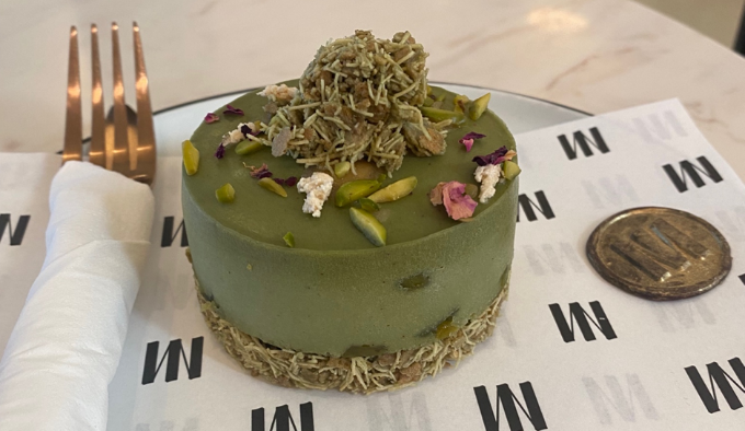 UAEのおしゃれなカフェのケーキ