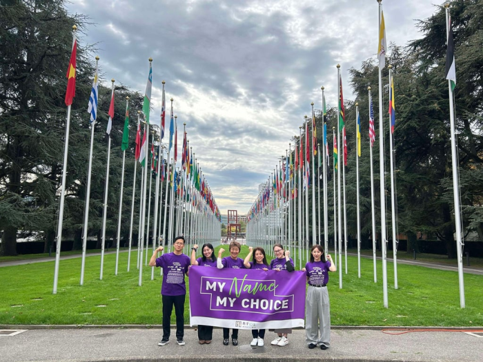 (あすにはのメンバーとともに、ジュネーブにて)