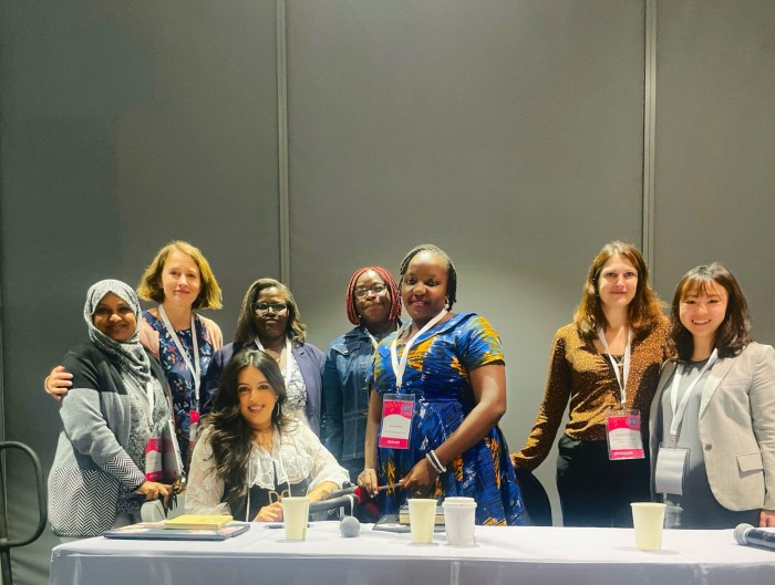 学会にて、同じセッションの発表者たちと